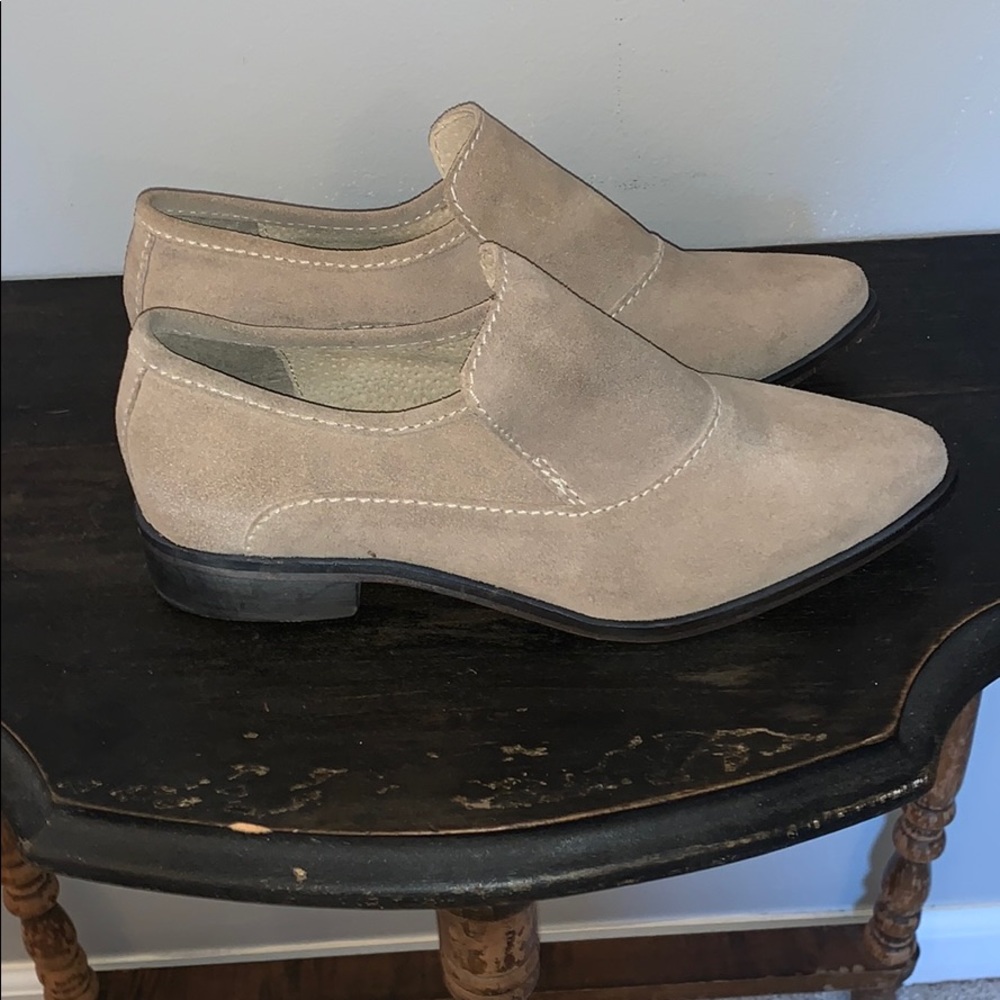 Shoe - Picture 3 of 6